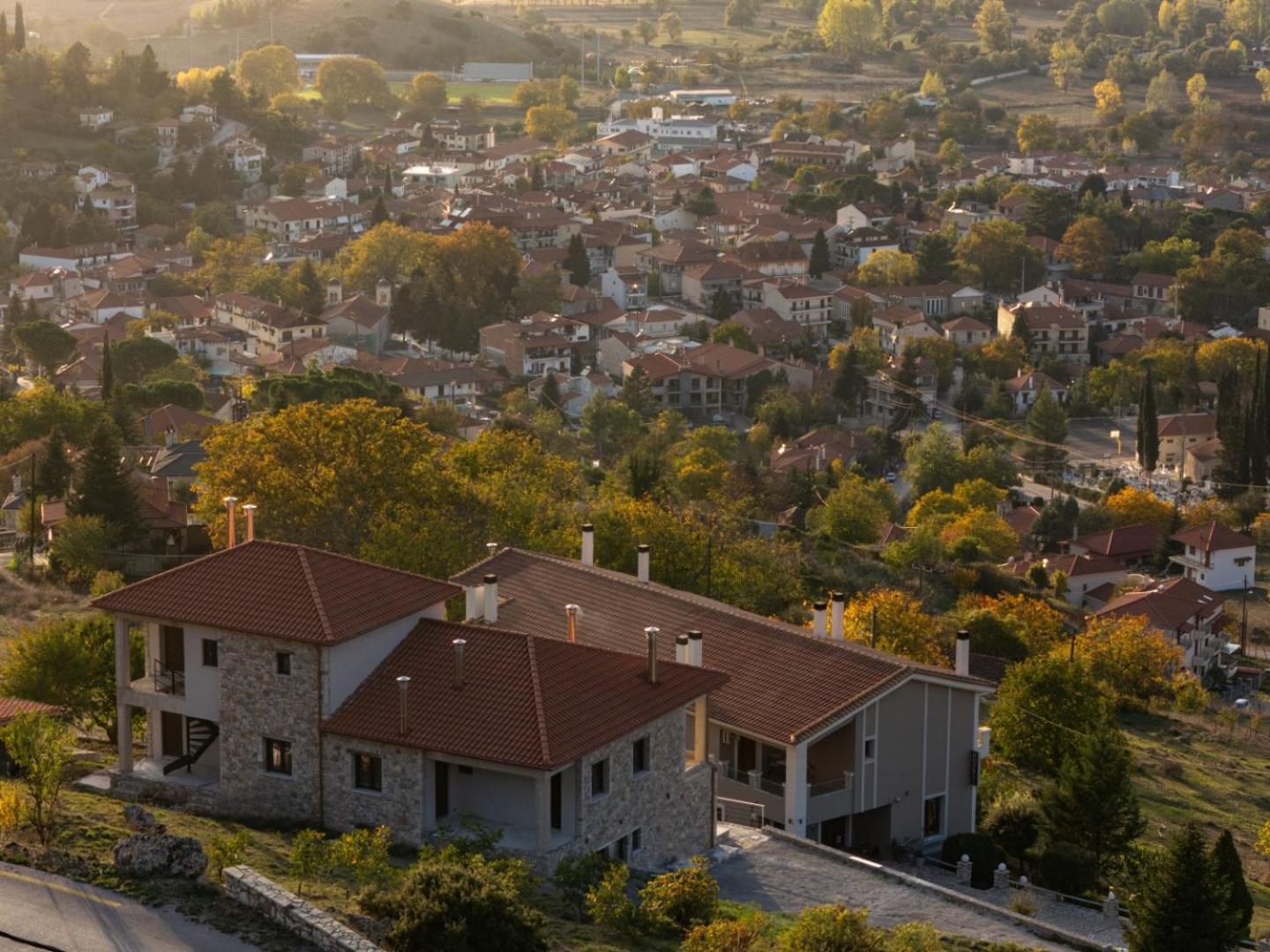 Anerada Hotel Калаврита Экстерьер фото